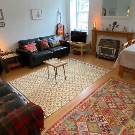 Charming 3 Bedroom Apartment In The Heart Of Vibrant Old Town Эдинбург Экстерьер фото