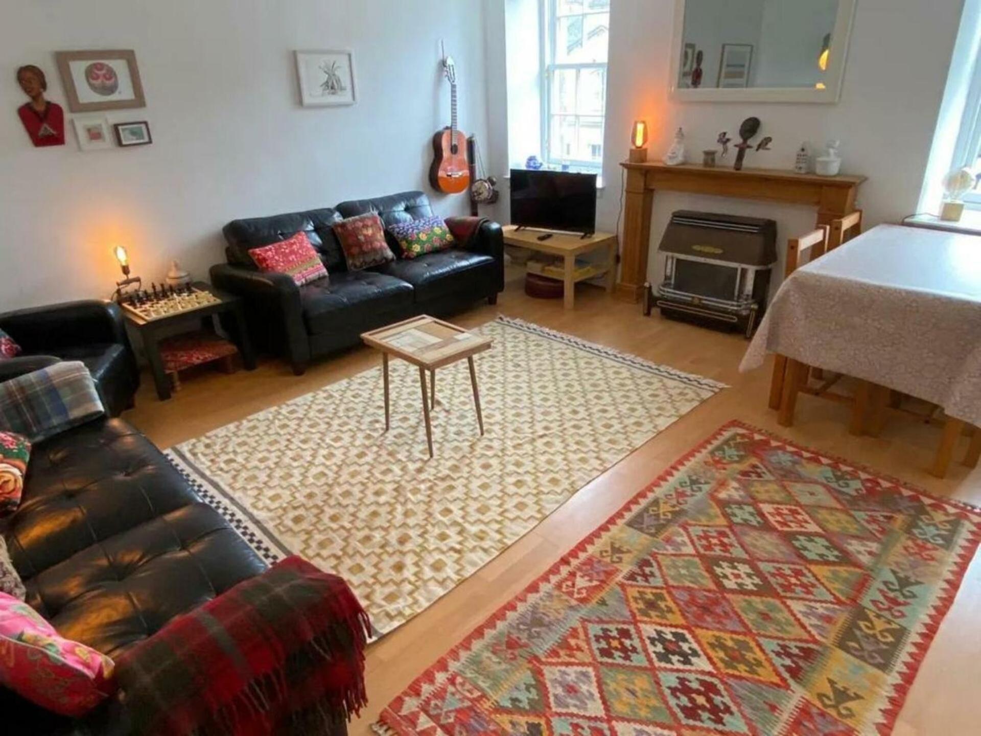 Charming 3 Bedroom Apartment In The Heart Of Vibrant Old Town Эдинбург Экстерьер фото